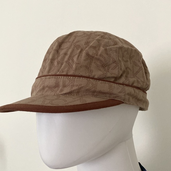 Calvin Klein Hat Cap Women’s Set of 2 Gray and Brown - Picture 9 of 11